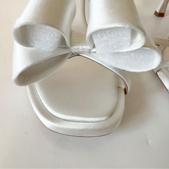 Badgley Mischka Alysha White Satin Open Toe Kitten Heel Bridal Sandal Size 7.5 - Picture 7 of 15